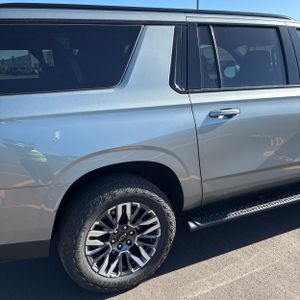 CHEVROLET SUBURBAN Z71 - 9