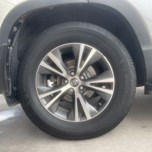 صورة 19 لـ 2016 Toyota HIGHLANDER XLE
