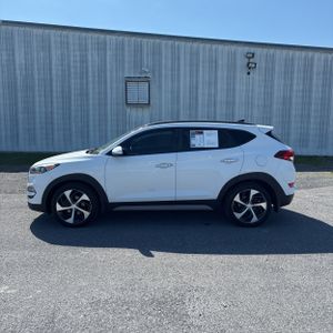 HYUNDAI TUCSON LIMITED - 3
