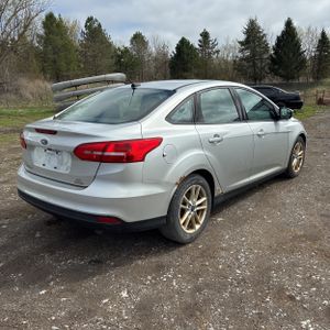 FORD FOCUS SE - 8
