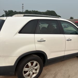 2013 KIA SORENTO LX photo 9