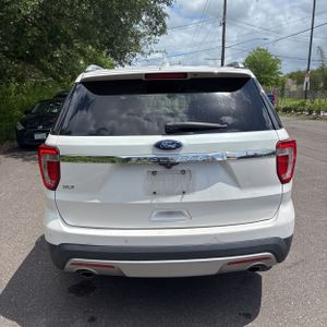 FORD EXPLORER XLT - 6