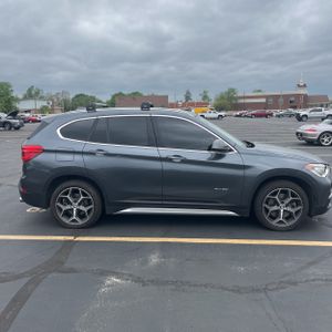 BMW X1 XDRIVE28I - 10