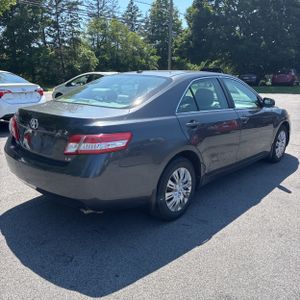 2010 Toyota CAMRY LE photo 8
