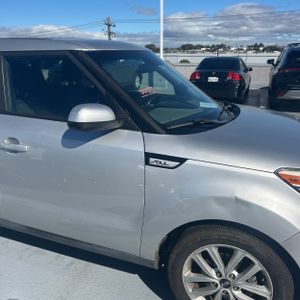 2017 KIA SOUL + — миниатюра 13