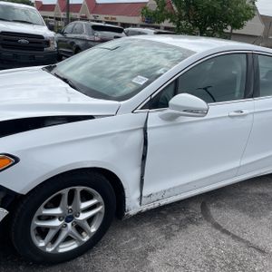 FORD FUSION SE - 2