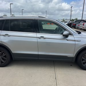 VOLKSWAGEN TIGUAN SE - 9