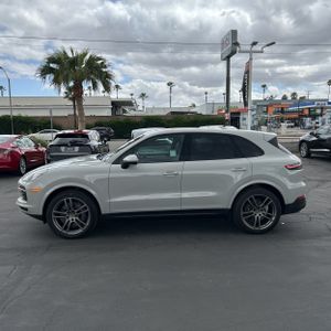 PORSCHE CAYENNE - 3