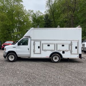 FORD E-350 CUTAWAY - 3