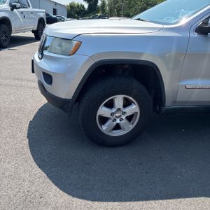 2011 JEEP GRAND CHEROKEE LAREDO photo 2