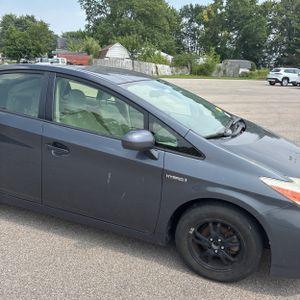 صورة مصغرة 13 لـ 2015 Toyota PRIUS THREE