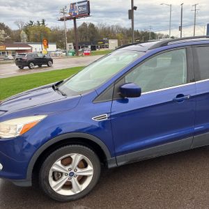 FORD ESCAPE SE - 2