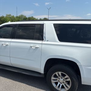 CHEVROLET SUBURBAN LT - 6