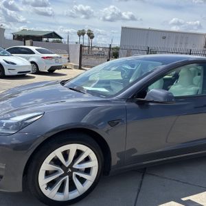 TESLA MODEL 3 BASE - 2