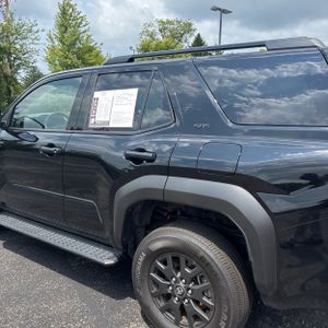 2025 Toyota 4RUNNER SR5 — фото 6