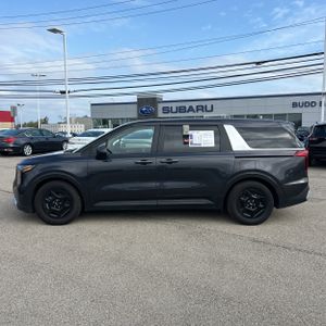 KIA CARNIVAL LXS - 3