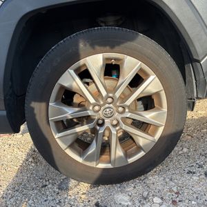 2019 Toyota RAV4 XLE PREMIUM 照片 17