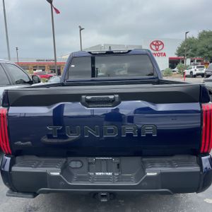 TOYOTA TUNDRA - 7