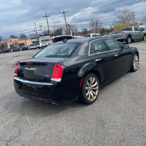 CHRYSLER 300 LIMITED - 8