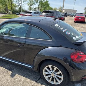 VOLKSWAGEN BEETLE 2.0T S WITH STYLE AND COMFORT - 6