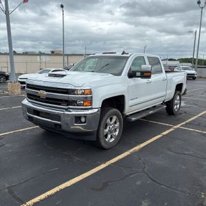 CHEVROLET SILVERADO - 1
