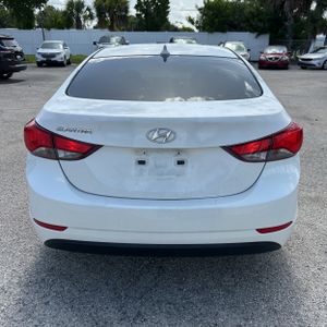 2015 Hyundai ELANTRA SE — фото 7