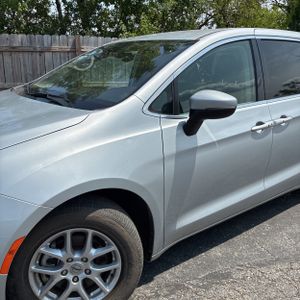 2023 Chrysler PACIFICA TOURING L — фото 2