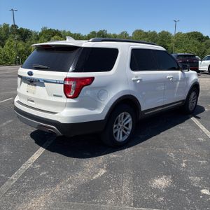 FORD EXPLORER XLT - 8