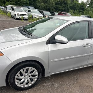 صورة 2 لـ 2017 Toyota COROLLA LE