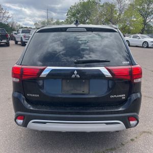 MITSUBISHI OUTLANDER SE - 7