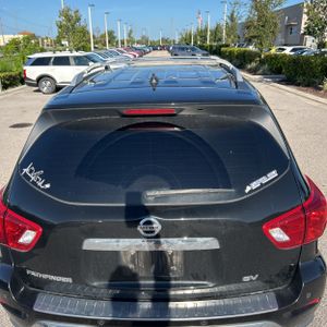 2017 Nissan PATHFINDER SV 照片 16