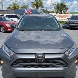 2019 Toyota RAV4 XLE PREMIUM — фото 15