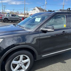 FORD EXPLORER XLT - 2