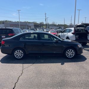 VOLKSWAGEN JETTA SE - 10