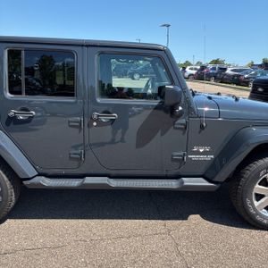 صورة مصغرة 11 لـ 2017 JEEP WRANGLER UNLIMITED SAHARA