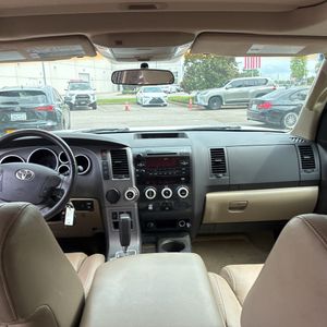 2010 Toyota SEQUOIA SR5 — фото 40