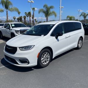 CHRYSLER PACIFICA TOURING L - 1