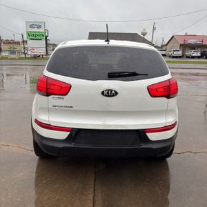 KIA SPORTAGE LX - 7