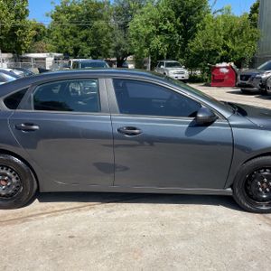 2021 KIA FORTE FE thumbnail 11