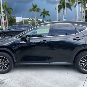 2023 Lexus NX 250 BASE — фото 4