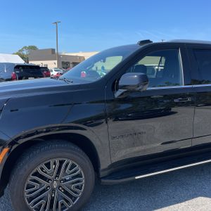 CHEVROLET SUBURBAN LS - 2