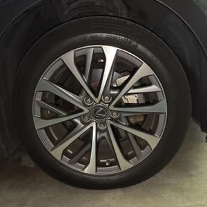 صورة مصغرة 16 لـ 2023 Lexus ES 350 BASE