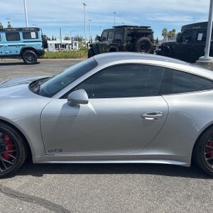 صورة 4 لـ 2015 Porsche 911 CARRERA 4 GTS