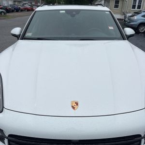 2023 Porsche CAYENNE photo 9