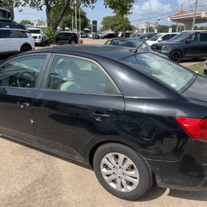 صورة 6 لـ 2013 KIA FORTE LX