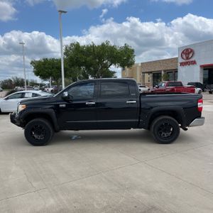 TOYOTA TUNDRA - 3