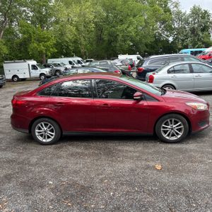 FORD FOCUS SE - 10