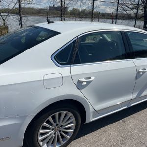 VOLKSWAGEN PASSAT 1.8T SE - 9