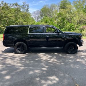 CHEVROLET SUBURBAN LT - 10