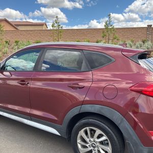 HYUNDAI TUCSON SE PLUS - 6